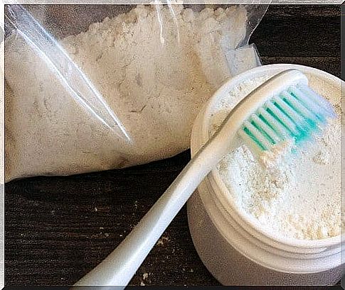 Uses of baking soda;  dental care