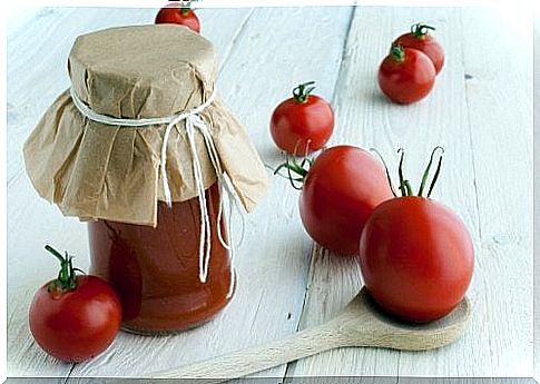 Tomato and corn flour for silky hair 