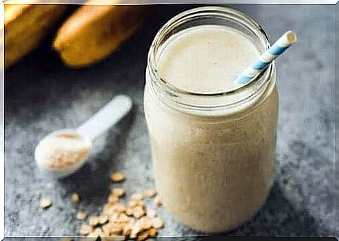 Banana and oat smoothie: healthy and filling!