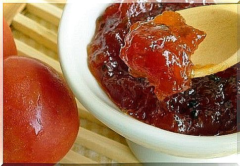 Delicious and low in calories: tomato jam