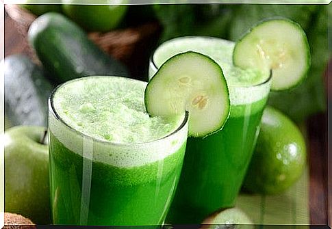 Detoxifying juices made from cabbage and cucumber