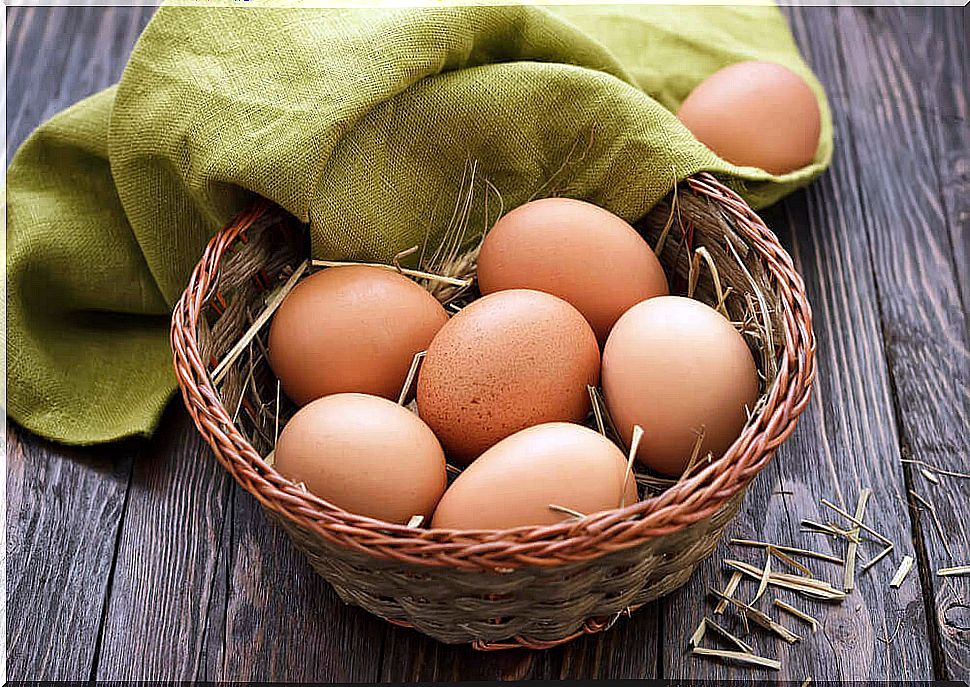 Boil eggs with a plastic bag and a rubber band in 3 minutes