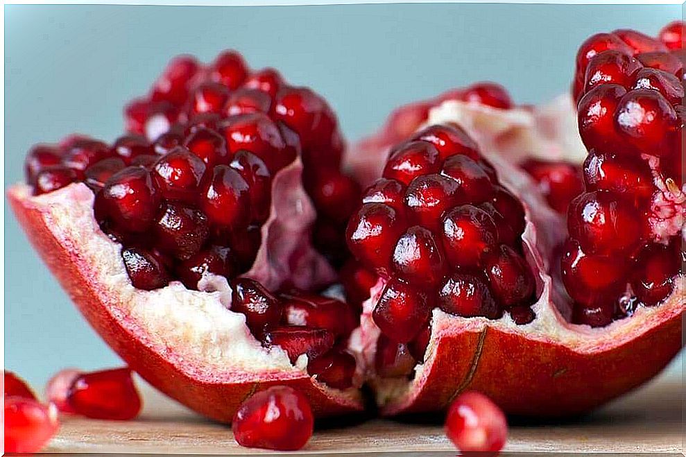 You can peel a pomegranate with a wooden spoon