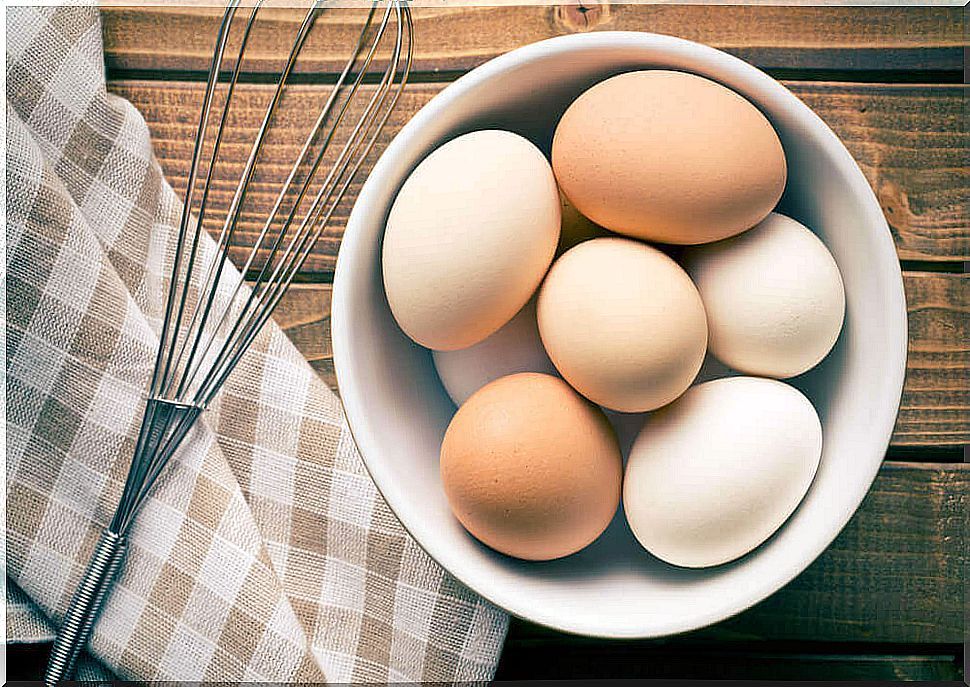 You can peel eggs more easily with cold water