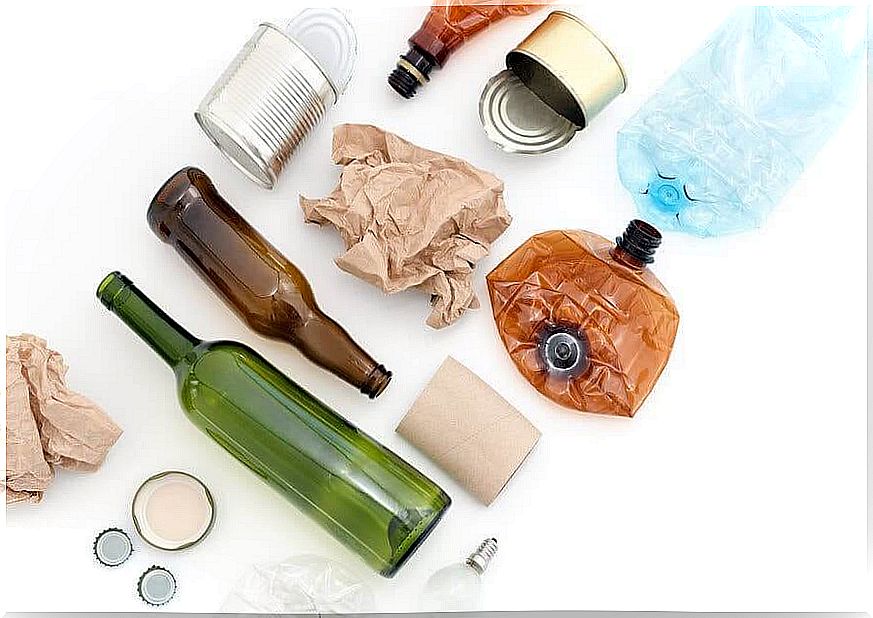 Recyclable things that accumulate in the household