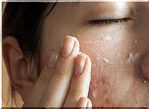 Apply face masks with baking soda