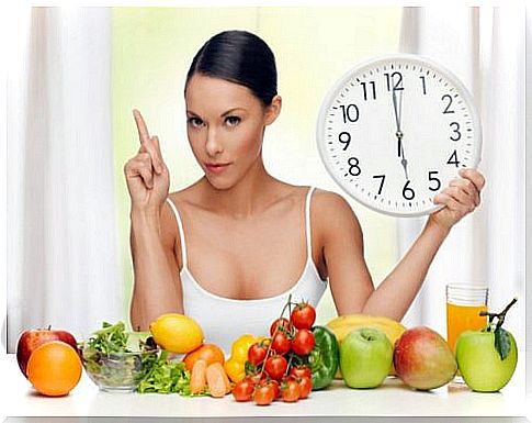 Woman recommends fruits and vegetables and wonders why your belly fat is not melting